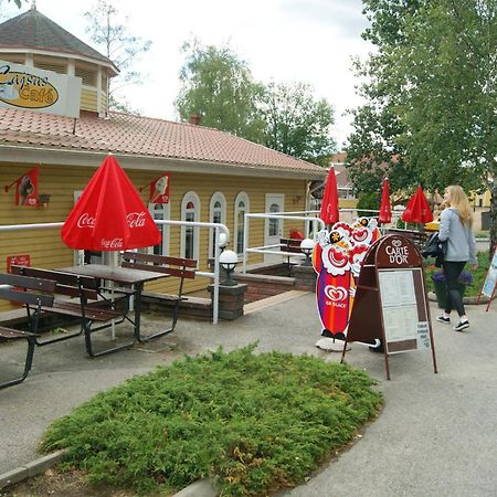 Bjoerkbackens Stugby I Vimmerby Hotel Exterior foto