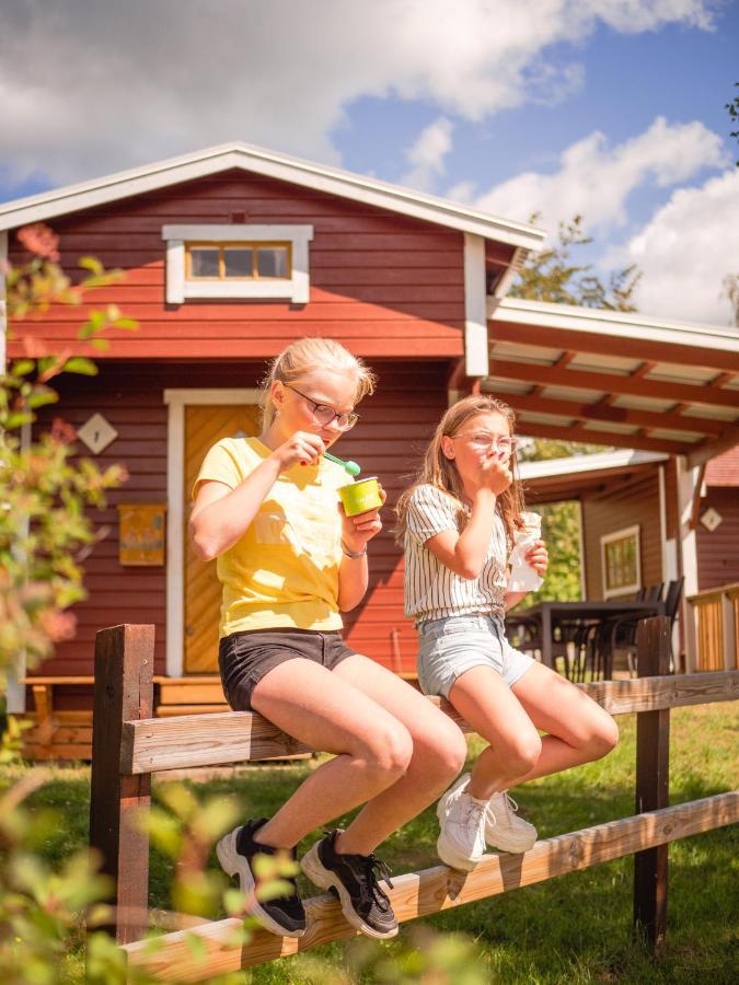 Bjoerkbackens Stugby I Vimmerby Hotel Exterior foto