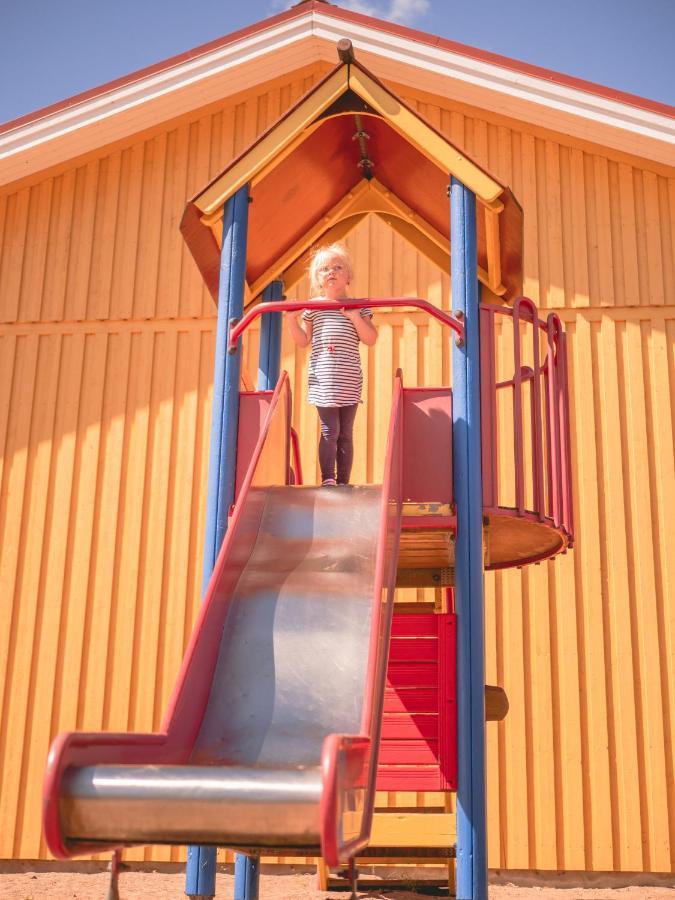 Bjoerkbackens Stugby I Vimmerby Hotel Exterior foto