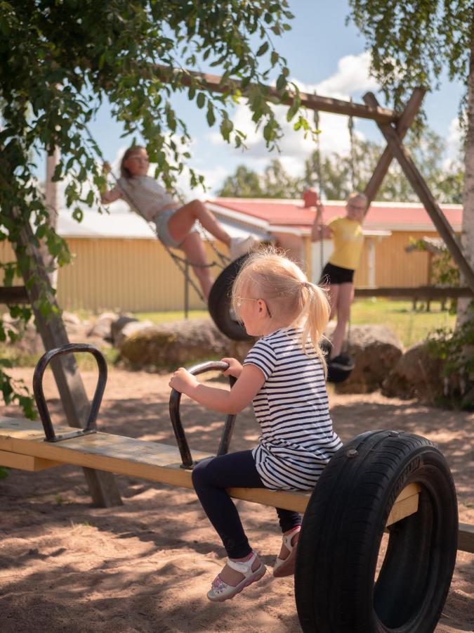 Bjoerkbackens Stugby I Vimmerby Hotel Exterior foto