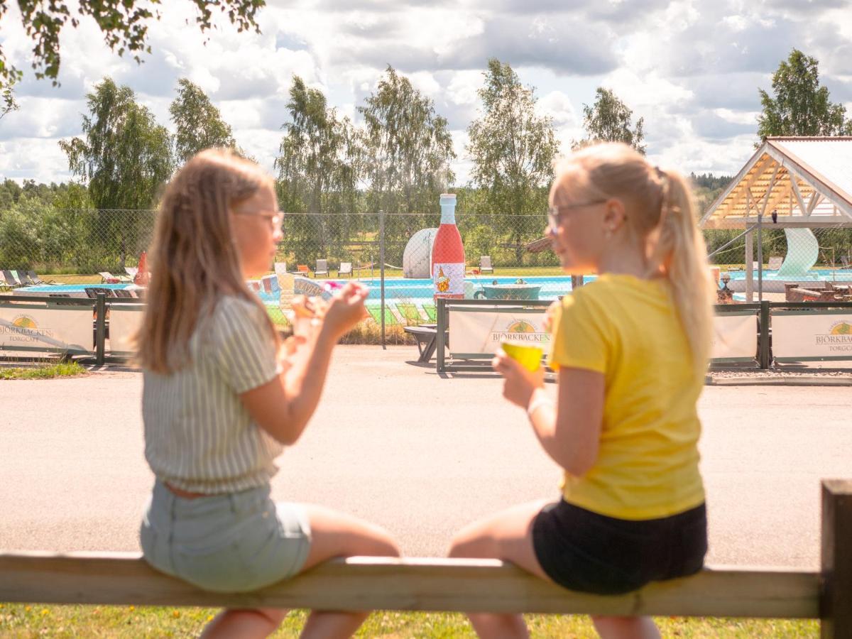 Bjoerkbackens Stugby I Vimmerby Hotel Exterior foto