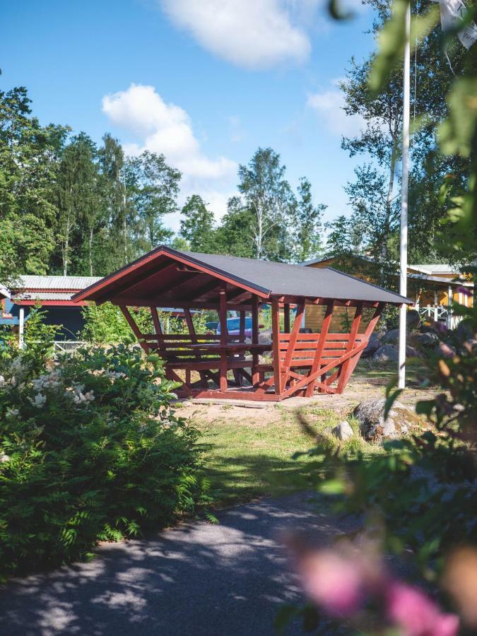 Bjoerkbackens Stugby I Vimmerby Hotel Exterior foto