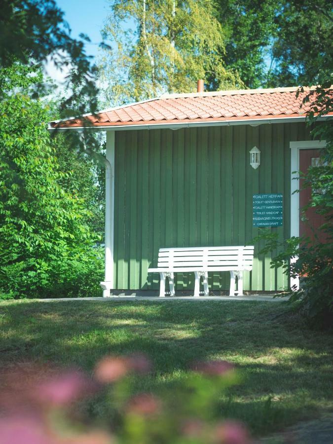 Bjoerkbackens Stugby I Vimmerby Hotel Exterior foto