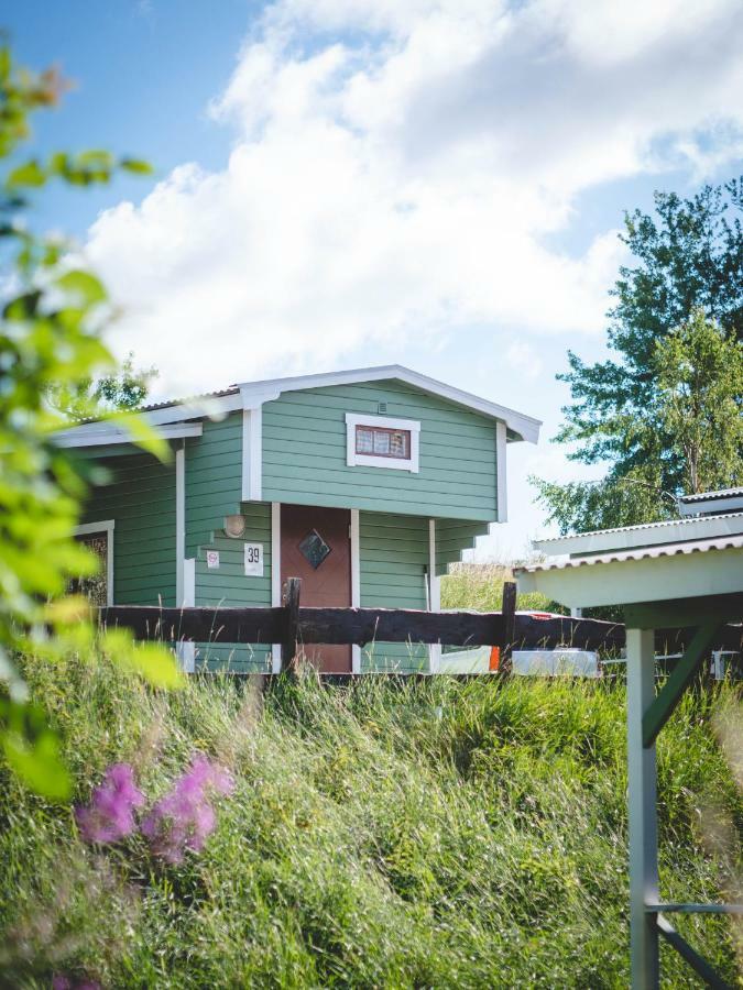 Bjoerkbackens Stugby I Vimmerby Hotel Exterior foto